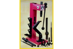BLADEMASTER Nietmaschine